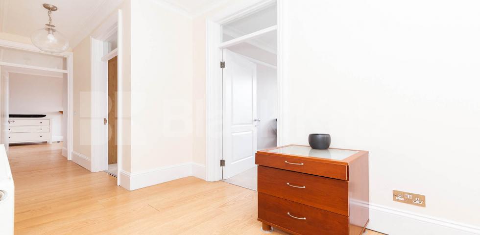 Super recently refurbished 3 bed 2 bath minutes to Baker Street Tube.   Melcombe Court, Dorset Square, Baker Street